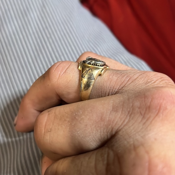 14 karat gold Masons ring in great shape very heavy - Picture 2 of 2